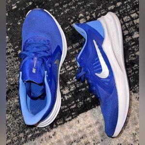 Nike Blue and White Athletic Sneakers with Breathable Mesh